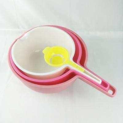 China Viable Set of 4pcs Plastic Colander 4 Multifunctional Wash Bowl in 1 Salad Bowl Set Food Strainers with Long Good Handles for sale