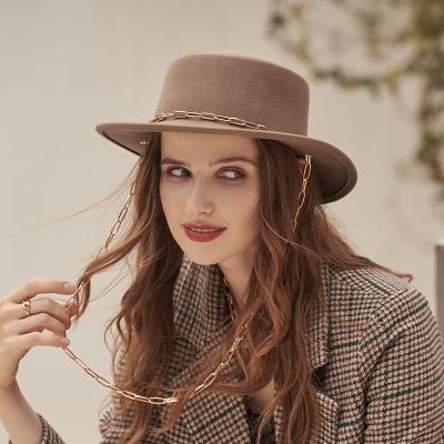 China 2023 Fall/Winter Retro Image Women's Fashion Simple Elegant Top Hat 100% Wool Fedora Hat With Metal Chain for sale