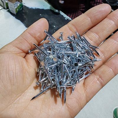 China Clavos electro galvanizados de alta resistencia Clavos pequeños de acero para hormigón en venta