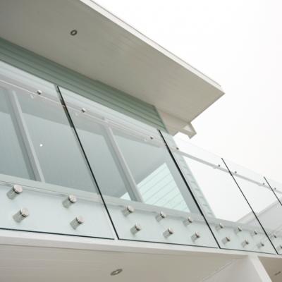 China Modern Frameless Glass Railing With-Stainless Steel Glass Standoff For Balcony Design Factory Price for sale