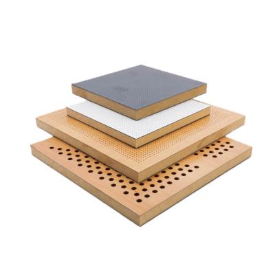 Cina Eleganti pannelli di legno acustico perforato decorativo per studio commerciale in vendita