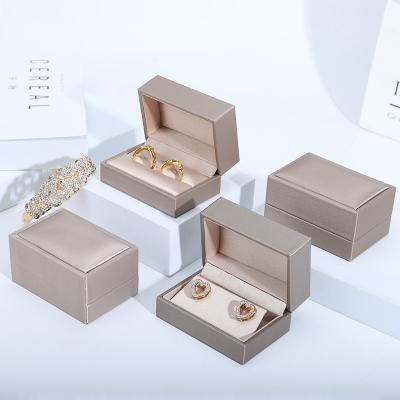 China Factory Best Selling Quality Retail Wholesale Retail Recyclable Fine Jewelry Gift Cardboard Jewelry Earring Packaging Paper Box for sale