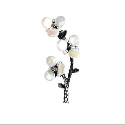 China New Retro Baroque Chinese Style Elegant Plum Blossom Brooch Coat Pin Accessories for sale