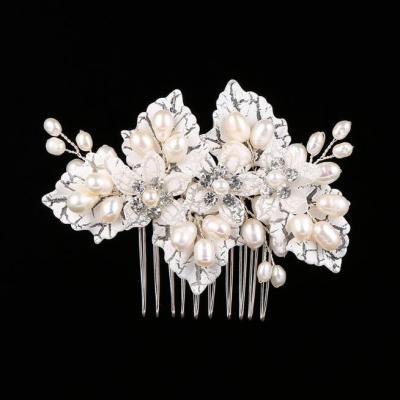 China Alloy+pearl+ Crystal Bridal Hair Combs Gold Foil Wedding Hair Accessories Elegant Freshwater Pearl Hair Accessories for sale