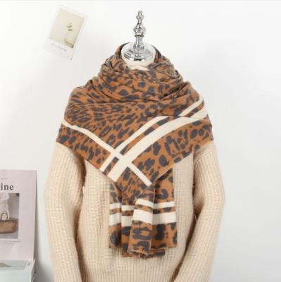 China 2021 Hot Sale Fashion Wear Leopard Print Shawl Scarf For Women for sale