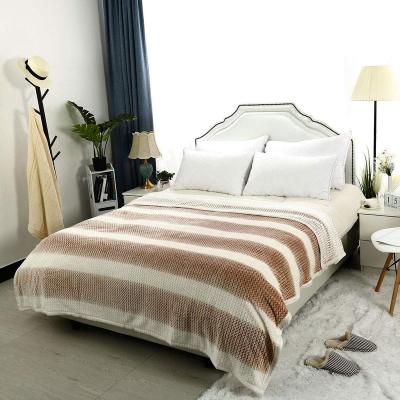 China Super Soft Anti-Pull Bottom Dyed 3D Embossed Flannel Throw Blanket Polyester Blanket for sale