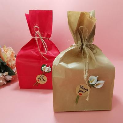 China Hot Selling Recyclable Gift Paper Bags Packing Wedding Favors Gift Packaging Box with Cute Flower Stickers and Hemp Twine for sale