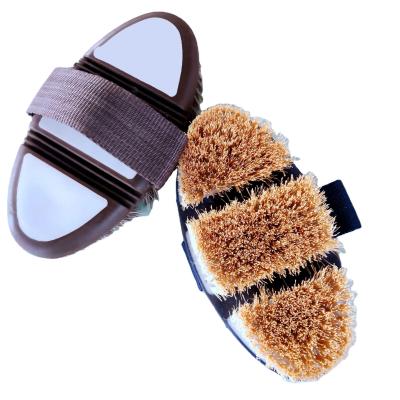 China Factory Wholesale Flexible Horse Brush Comfortable With Bristle / Easy Handles Horse Brush For Grooming for sale