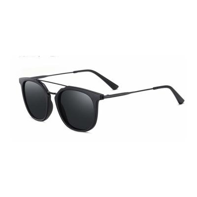 China Classic Sunglasses Polarized TAC Fashion Sun Glasses Unisex Shades Sunglasses for sale