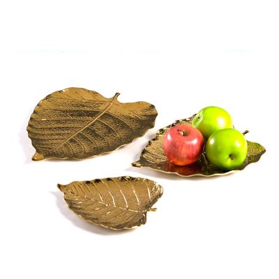 China 2022 Exquisite Europe Art Fruit Dish Leaf Shape Fruit Dish Craft Ceramic Gold Plated Fruit Dish Craft Home Decoration for sale