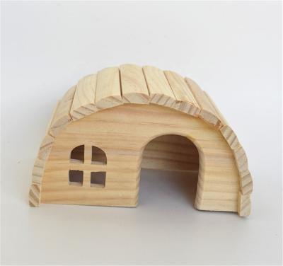 China Sustainable Hamster Wooden House With Small Fireplace Pets Hideout for sale