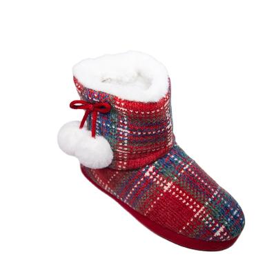 China New Design Chenille Anti-slip Cloth Plaid Warm Soft Sole Indoor Slipper Boot for sale