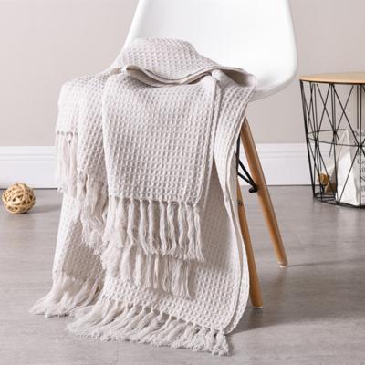 China Chunky Knit Throw Blanket Handwoven Modern Bedding Chenille Soft Blanket Cozy Braided Gorgeous Anti-Static Yarn Blanket for sale