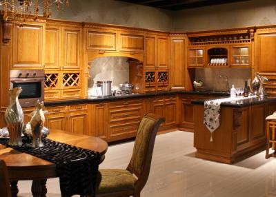 China Coffe Color Traditional Kitchen Cabinets With Quartz Countertops Solid Wood for sale