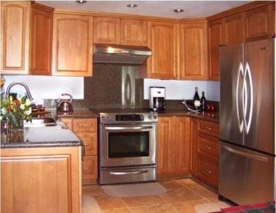 China Waterproof Assembled Thermofoil Kitchen Cabinets , Honey Oak Kitchen Cupboards for sale