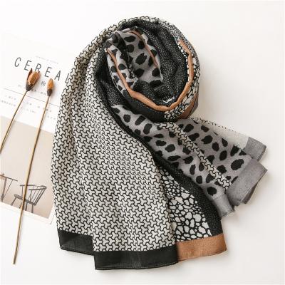 China Decorate new style leopard printed scarf cotton and canvas feel scarf women winter shawl scarf for sale