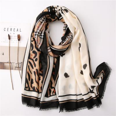 China Decorate Wholesale Fashion Classic Checked Leopard Print Scarf Cotton Canvas Women Keep Warm Tassel Scarf Shawl for sale