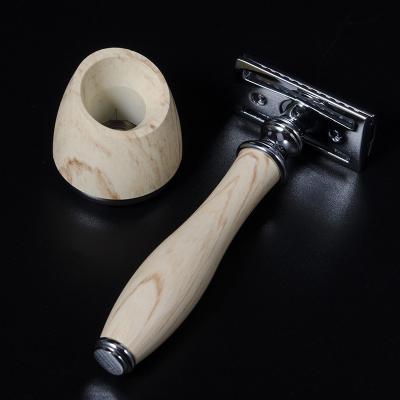 China Twin Blade 100% Bamboo Wooden Disposable Safety Razors For Men With Stand for sale