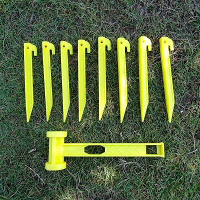 China Tent peg 8 with 1 hammer for beach tent tarp shelter tent pegs with mallet for sale