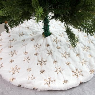 China Shiny Sequin Pearl White Glitter Gold Plush Christmas Decoration Faux Fur Snowflake Christmas Tree Skirt Wedding Favor Backdrops for sale