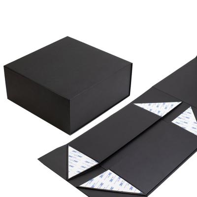 China Recyclable Factory Produces Wholesale Custom Logo Luxury Black Folding Matt Flat Paper Gift Magnetic Closure Packaging Box for sale