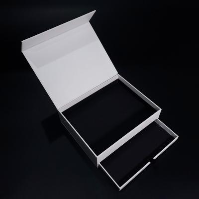 China Recyclable Folding Jewelry Gift Christmas Paper Boxes Cardboard Paper Wedding Gift Box Packaging With Ribbon Custom Magnetic Packing Box for sale