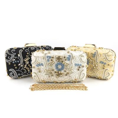 China Fashion Pearl Embroidery Dinner Bag With Diamond Dinner Bag Lady Clutch Bag Chain Box Purses And Handbags for sale