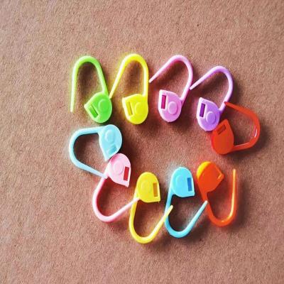 China Plastic Craft Mini Knitting Crochet Locking Stitch Marker Holder Needle Clip 23*13mm for sale