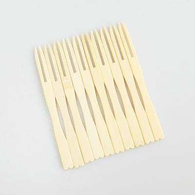 China Wholesale Disposable Bamboo Fruit Fork Party Restaurant Picnic Cutlery Dessert Bamboo Fork for sale