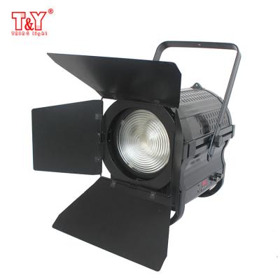 中国 Ceiling pantograph hanging COB fresnel LED bi-color studio light 販売のため