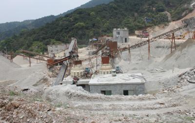 China Linha de produção agregada planta de quartzo da pedra calcária do triturador com transporte de correia à venda