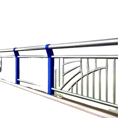 China Easily Assembled Factory New Arrival Custom Guardrail Powder Spray Galvanized Process Anti-collision Guardrail for sale