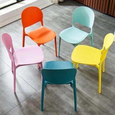 China Colorful Modern Stackable Bedroom Dining Chair Made of PP Plastic for Kitchen Cafe and Restaurant for sale