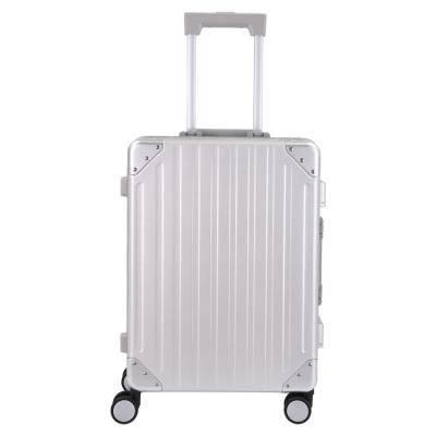 China 20 Inch 11B Suite 100% Aluminum Cuboid Aluminum Travel Luggage for sale