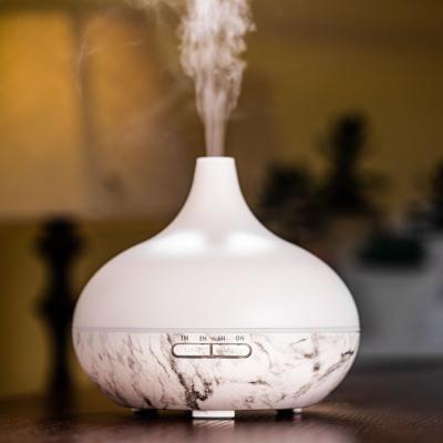 China 500ml Household Essential Oil Fragrance Aromatherapy 7 Color Light Best Portable Ultrasonic Home Fragrance Diffuser for sale