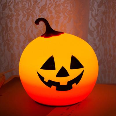 China Modern Silicone Lamp Decoration Halloween Night Light Multicolor Pumpkin Light for sale