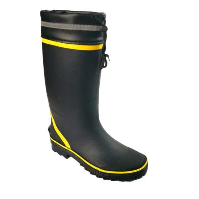 China Newest Hot Selling Toe Cap Comfortable Non Slip On Rain Shoes Safety Rubber Boots for sale