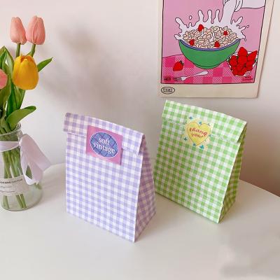 China New type cheap flat recyclable candy paper bag household packaging custom pattern printing paper gift bag for sale