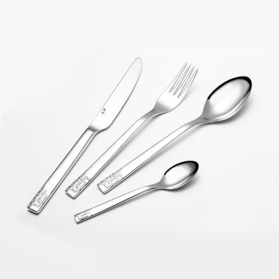 China 2022 Sustainable Best Selling 4 Pcs Lunch Reusable Cutlery Set / Straws Stainless Steel With Brush for sale