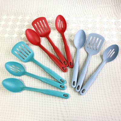 China Sustainable Plastic Kitchen Ware Productos De Cocina Red Kitchen Utensil Set for sale