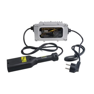 China 12v15a Waterproof Lead Acid Battery Charger 300W Electric Vehicle Charging Flat Socket for sale