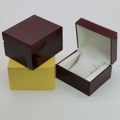 China High Quality Recyclable Wholesale Display Gift Box Strap Watch Recyclable Watch Wooden Watch Box With Pillow for sale