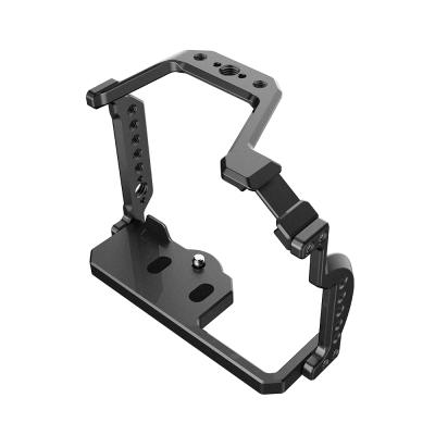 China Install 2022 New Fashion NICEURIG Camera Cage Black Metal Cage Stander For Video Camera Vlog Accessories for sale