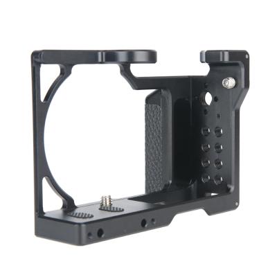 China Wholesale NICEYRIG Leather Grip Metal Cage Camera Portable Black Flexible Mini Stander Grip For SIGMA FP/FPL Video Vlog Accessories for sale