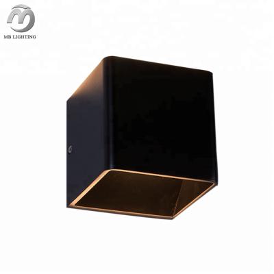 China Wall surface mounted ip54 good price 4W 5W 6W aluminum down garden beautiful outdoor square led wall light for sale