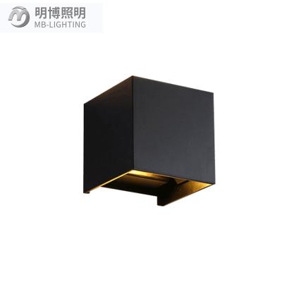 China Wall Surface Mounted China High Quality 6W Hot Selling Modern Aluminum LED Up And Down Wall Light for sale