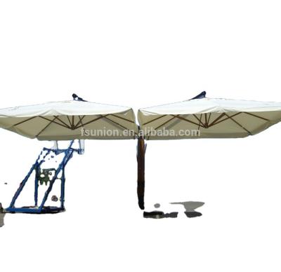 China Contemporary 4am extra large cantilever outdoor umbrella for restaurunt and resort for sale