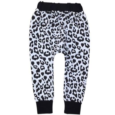 China Newborn anti-pilling leopard baby boy gaiters pants babies spring cotton harem pants kids jogger sweatpants kids clothes 2022 new for sale