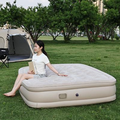 Cina Letto da campeggio gonfiabile in PVC con materasso gonfiabile automatico a gonfiabilità sollevato e addensato in vendita