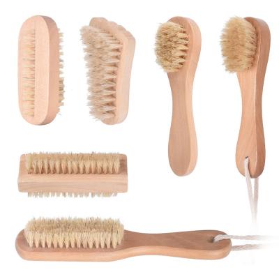 China Popular Eco-Friendly Pure Natural Boar Nail Boars Hair Climbing Chalk Brush and Climbing Brush with Wooden Handle for sale